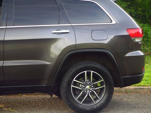Used 2018 Jeep Grand Cherokee Limited AWD/4WD image 25