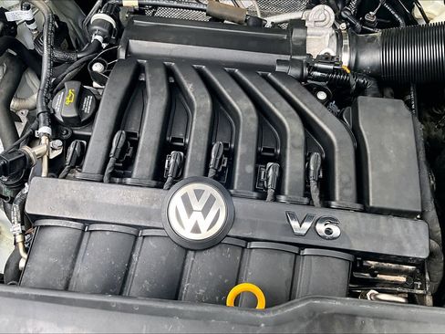 Used 2023 Volkswagen Atlas SEL R-Line AWD/4WD image 31