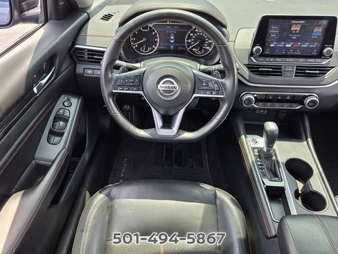 Used 2022 Nissan Altima 2.5 SR FWD image 12