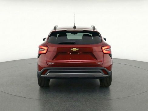 Used 2025 Chevrolet Trax LT image 7