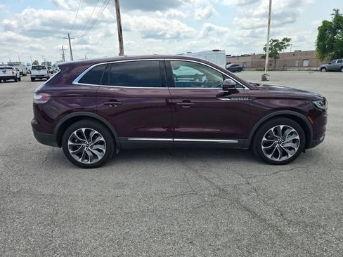 Used 2022 Lincoln Nautilus Reserve w/ Equipment Group 201A AWD/4WD image 2