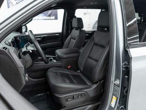 Used 2025 Chevrolet Tahoe Z71 AWD/4WD image 8