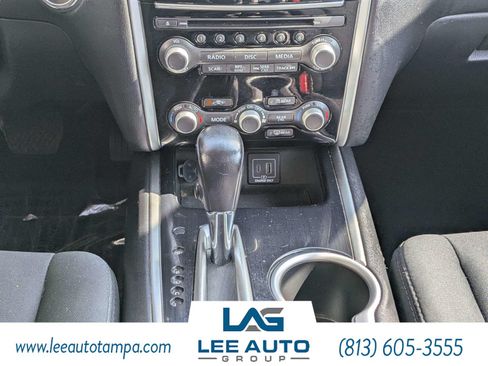 Used 2019 Nissan Pathfinder SV AWD/4WD image 18