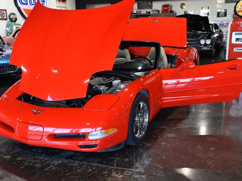 Used 1998 Chevrolet Corvette Convertible w/ Memory Pkg RWD image 14