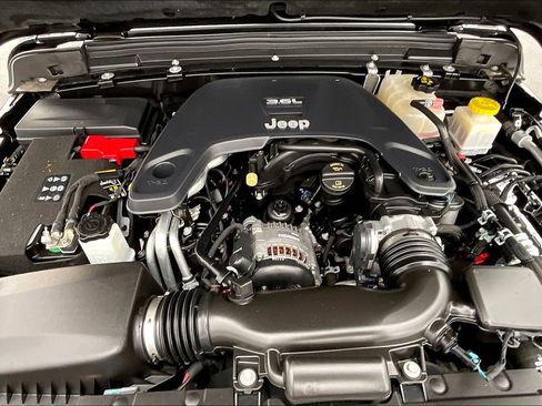 Used 2020 Jeep Gladiator Rubicon image 9