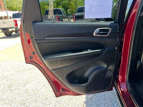Used 2016 Jeep Grand Cherokee Limited image 15