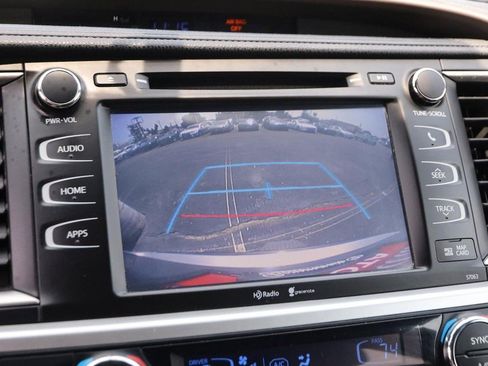 Used 2015 Toyota Highlander XLE AWD/4WD image 21