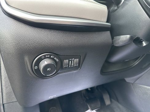 Used 2024 Jeep Compass Limited image 30