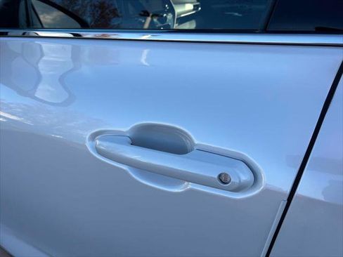 Certified 2025 Toyota Highlander Limited image 12