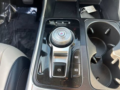 Used 2026 Kia Carnival EX FWD image 28
