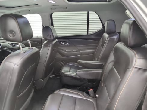 Used 2021 Chevrolet Traverse LT w/ LT Premium Package image 28