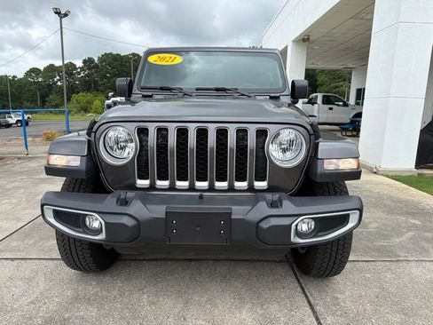 Used 2021 Jeep Gladiator Overland w/ Popular Equipment Package AWD/4WD image 2