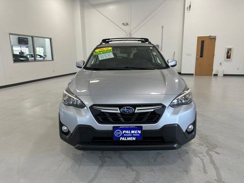 Used 2021 Subaru Crosstrek 2.0i Premium w/ Moonroof Package AWD/4WD image 3