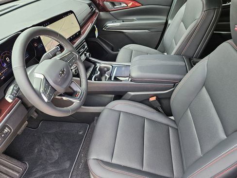 New 2026 Chevrolet Traverse Z71 w/ Driver Confidence Package AWD/4WD image 16
