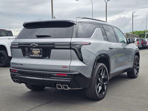 Used 2024 Chevrolet Traverse RS AWD/4WD image 3