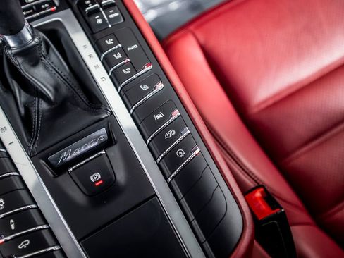 Used 2021 Porsche Macan GTS AWD/4WD image 32
