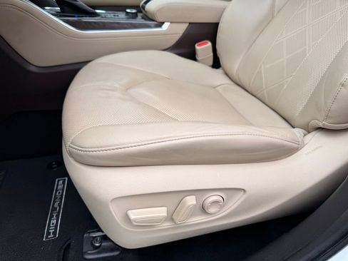 Used 2022 Toyota Highlander Platinum image 29