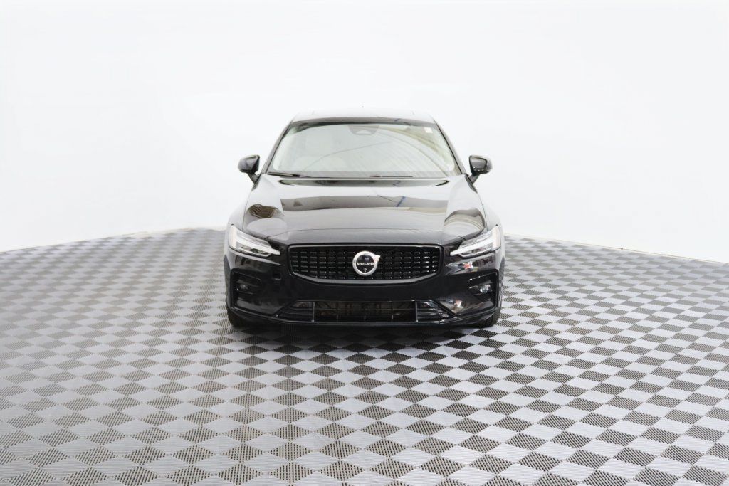 Used 2024 Volvo S60 B5 Plus AWD/4WD image 4