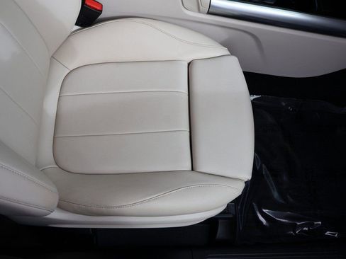 Used 2022 Mercedes-Benz GLA 250 w/ Premium Package Lite image 29