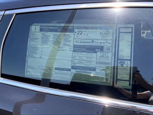 New 2022 Lincoln Nautilus Reserve image 12