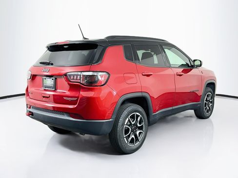 Used 2025 Jeep Compass Trailhawk AWD/4WD image 9