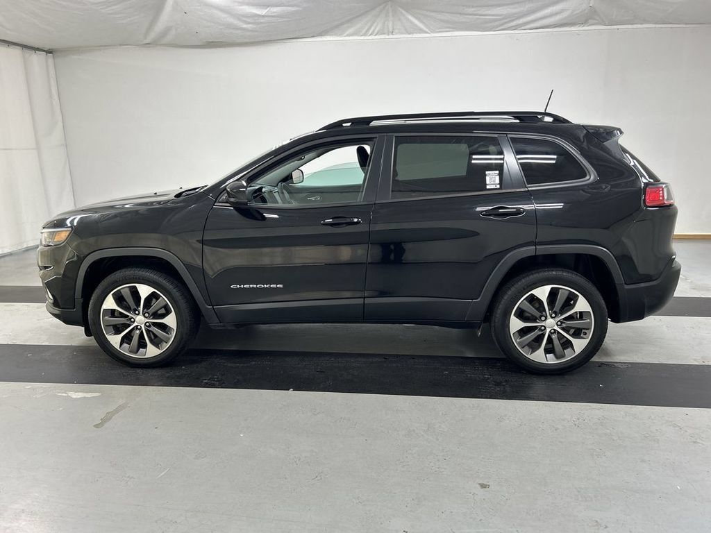 Certified 2022 Jeep Cherokee Limited w/ Elite Package AWD/4WD image 6