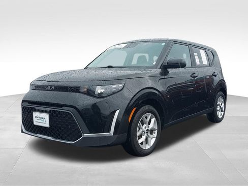Used 2025 Kia Soul LX w/ LX Technology Package FWD image 4