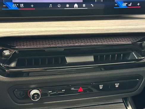 New 2026 BMW 330i Sedan w/ Premium Package image 17