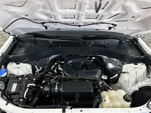 Used 2020 Ford Explorer XLT image 35