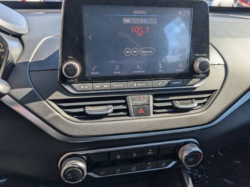 Used 2022 Nissan Altima 2.5 SV image 22