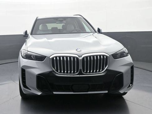 Used 2024 BMW X5 xDrive40i w/ M Sport Package AWD/4WD image 2