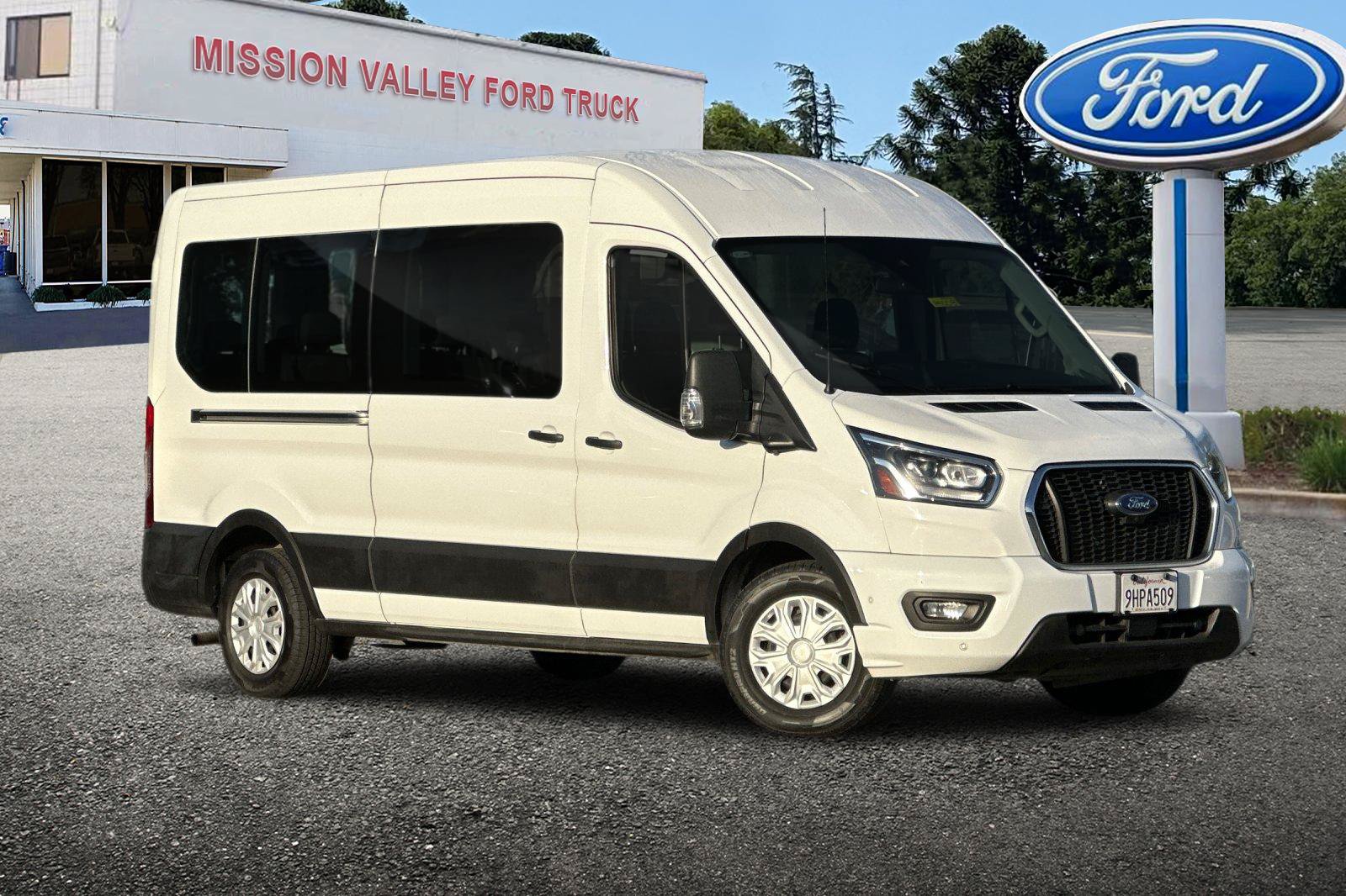 Used 2023 Ford Transit 350 XLT RWD image 2