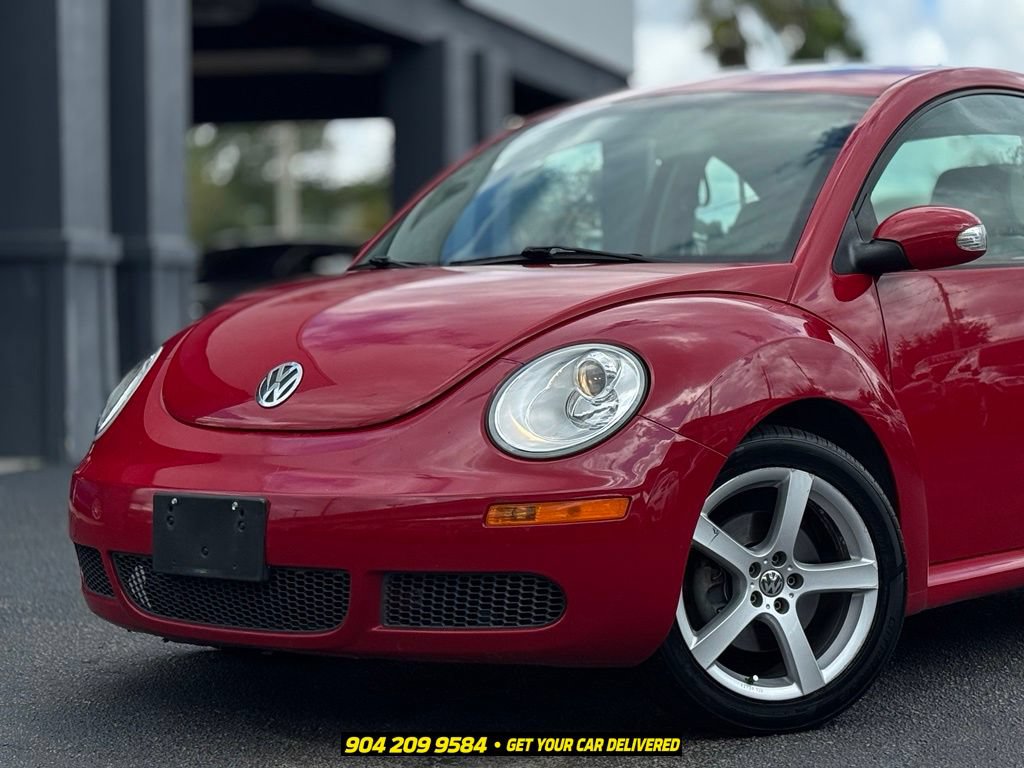 Used 2010 Volkswagen Beetle Coupe FWD image 2