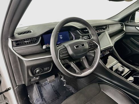 Certified 2023 Jeep Grand Cherokee Altitude AWD/4WD image 17