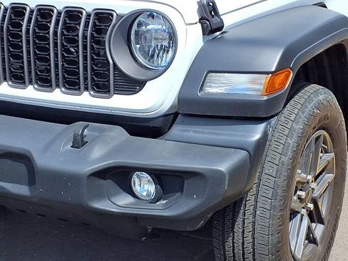 Used 2024 Jeep Wrangler Unlimited Sport AWD/4WD image 26