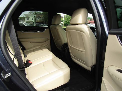 Used 2019 Cadillac XT5 AWD image 24