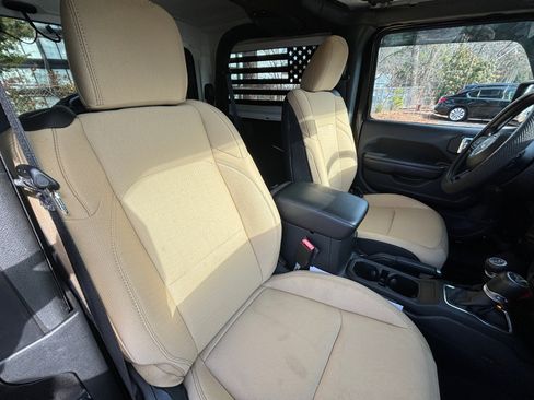 Used 2021 Jeep Wrangler Sport image 16