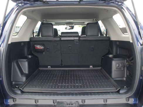 Used 2023 Toyota 4Runner SR5 Premium w/ Moonroof Package AWD/4WD image 19