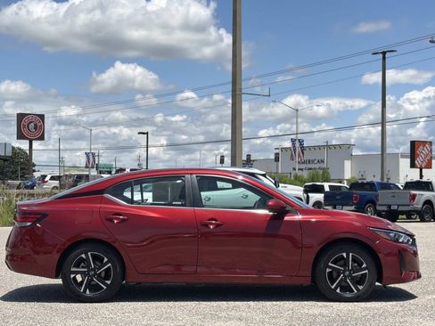 Used 2024 Nissan Sentra SV FWD image 3