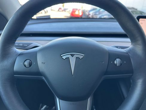 Used 2023 Tesla Model Y Long Range AWD/4WD image 27