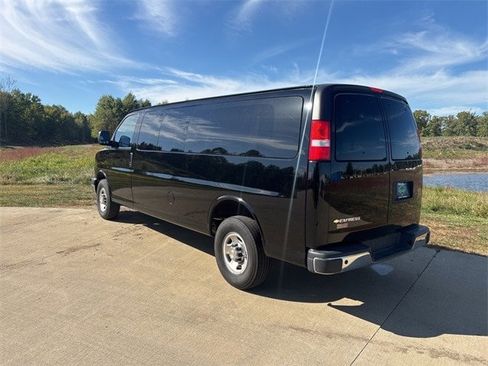 Used 2024 Chevrolet Express 3500 LT w/ LT Preferred Equipment Group image 3