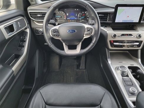 Certified 2022 Ford Explorer XLT w/ Equipment Group 202A image 32