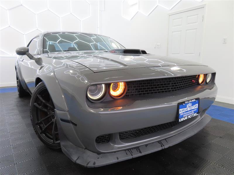 Used 2019 Dodge Challenger R/T Scat Pack w/ Shaker Package RWD image 3