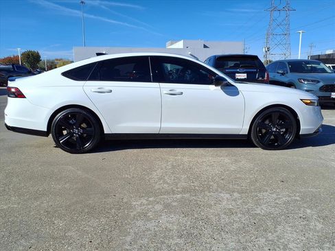 Certified 2025 Honda Accord Sport image 25