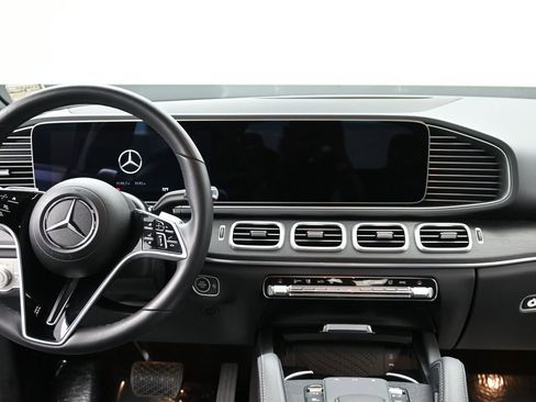 Used 2025 Mercedes-Benz GLE 450 GLE450 4MATIC image 13