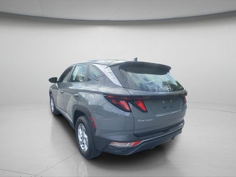 Used 2024 Hyundai Tucson SE AWD/4WD image 3