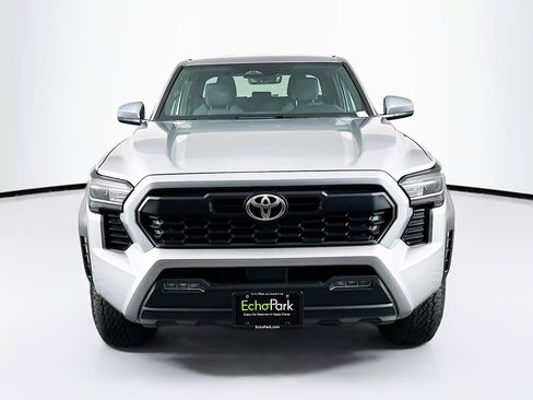 Used 2025 Toyota Tacoma TRD Off-Road image 2