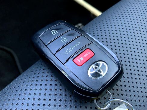 Used 2025 Toyota Tacoma Limited image 15