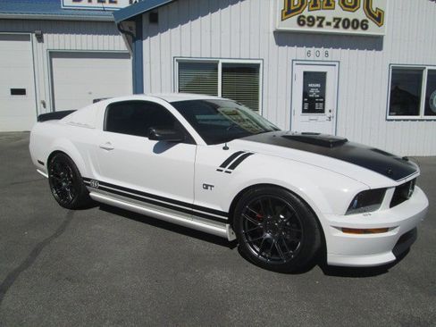 Used 2007 Ford Mustang GT Premium RWD image 1