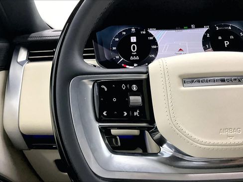 Used 2025 Land Rover Range Rover SE AWD/4WD image 22